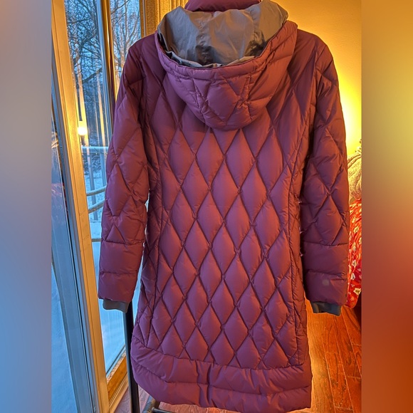 Women’s Moosejaw Winter Coat - Picture 2 of 4